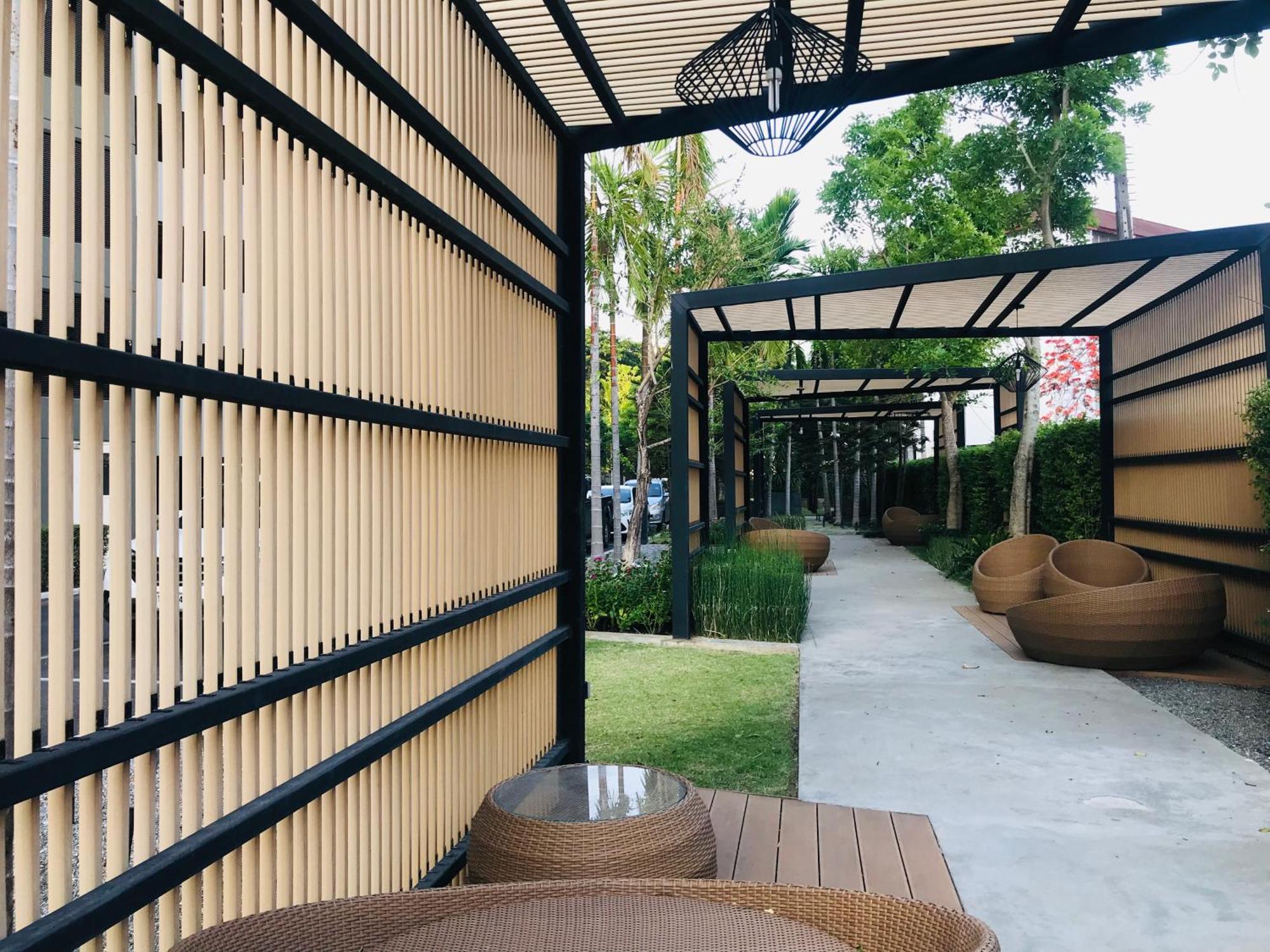 The Astra Suites 치앙마이 외부 사진