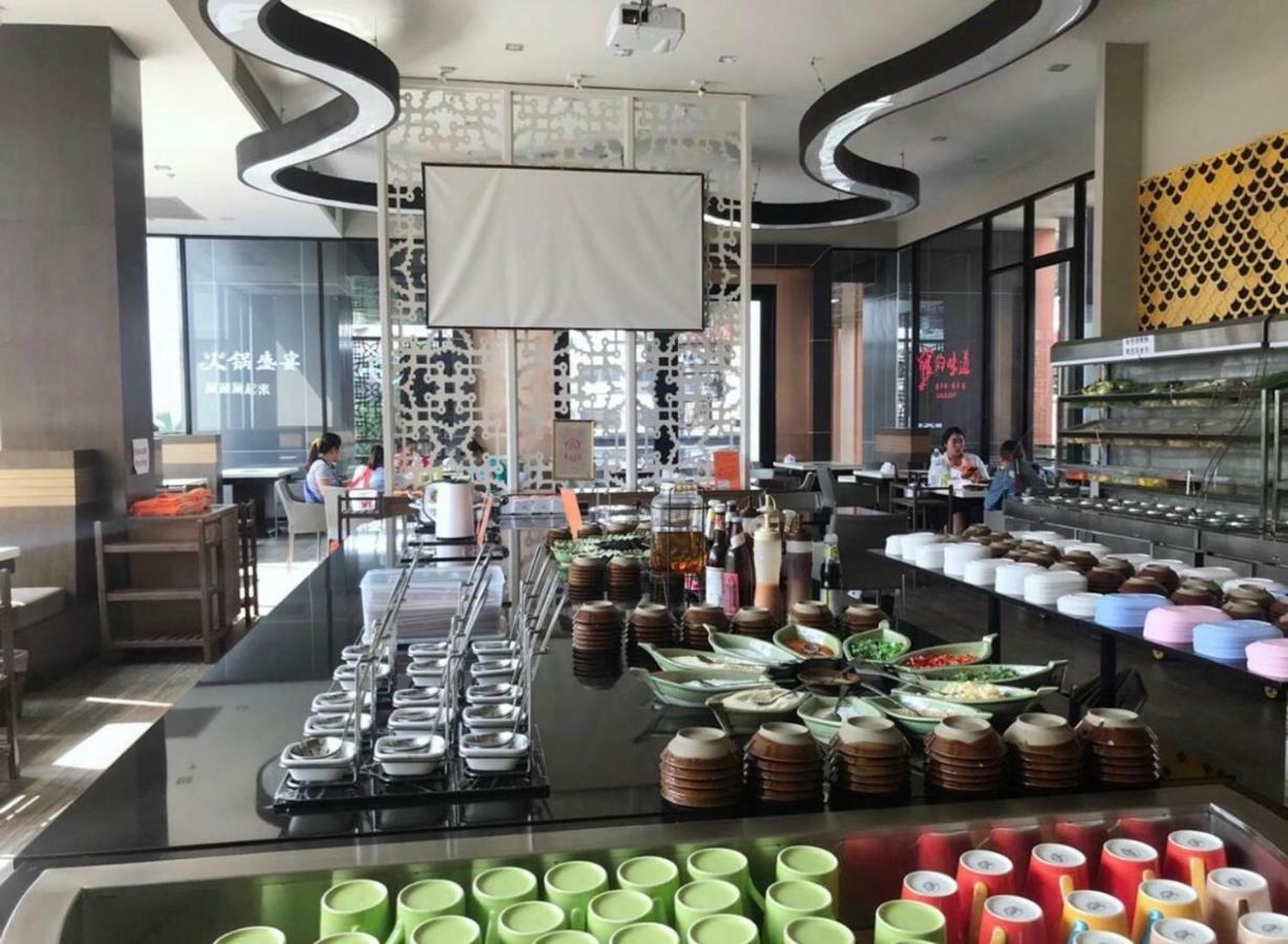 The Astra Suites 치앙마이 외부 사진