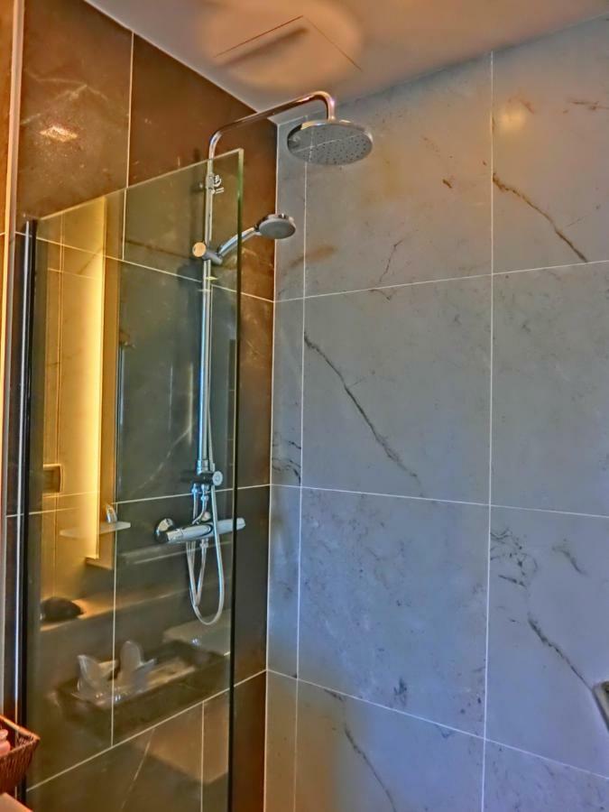 The Astra Suites 치앙마이 외부 사진