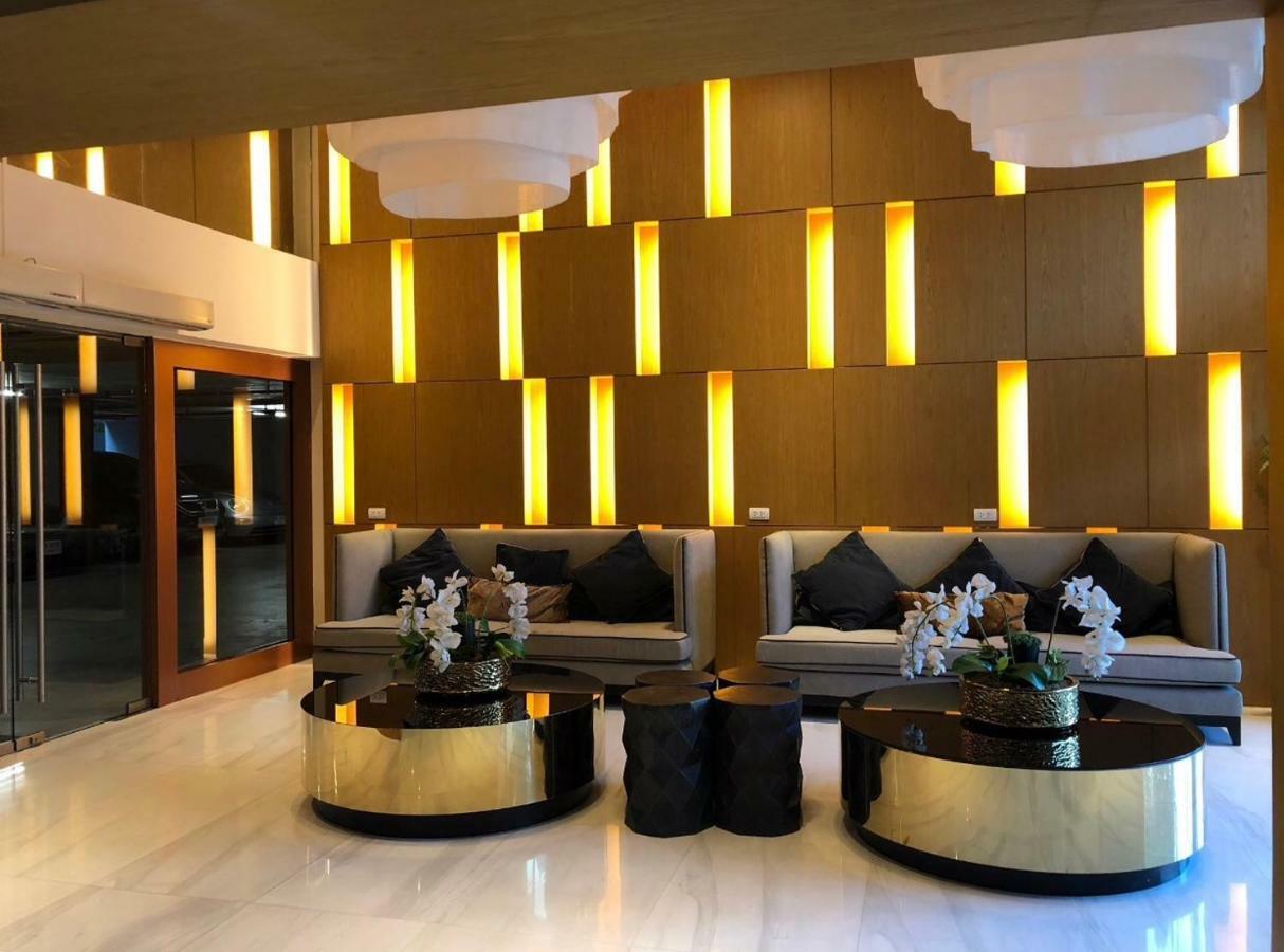 The Astra Suites 치앙마이 외부 사진